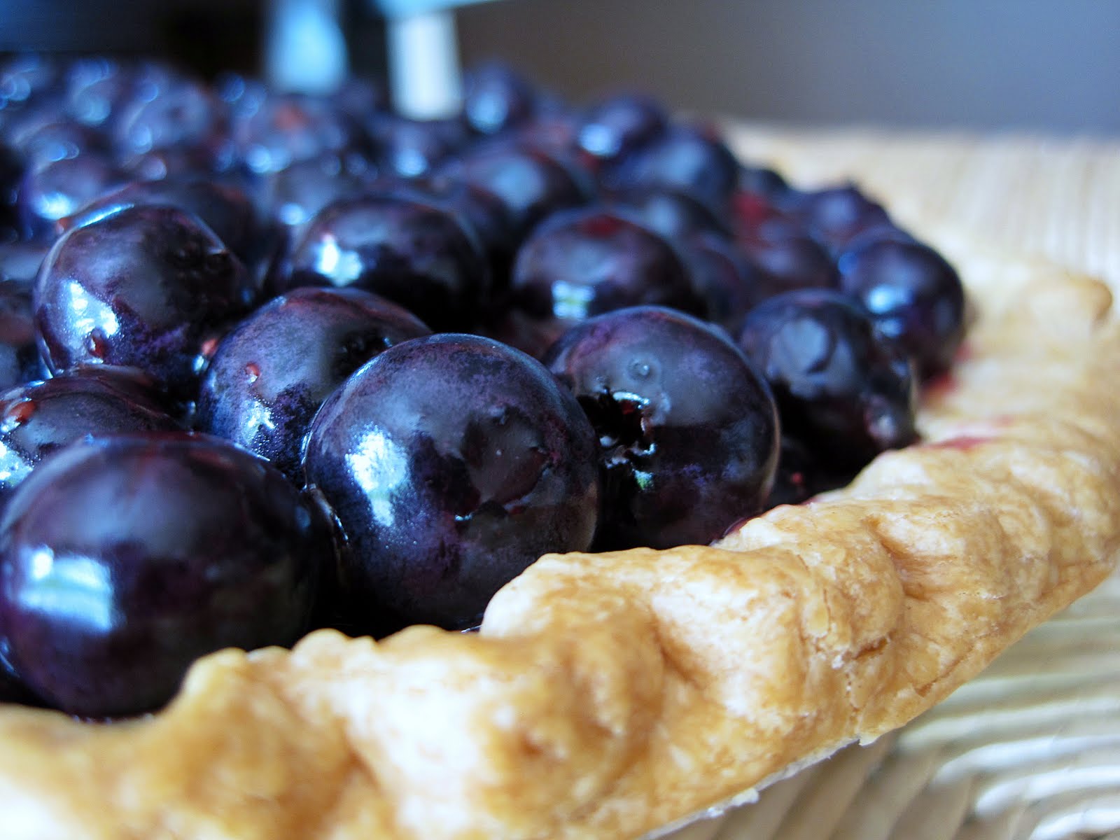 blueberry-pie-natural-light